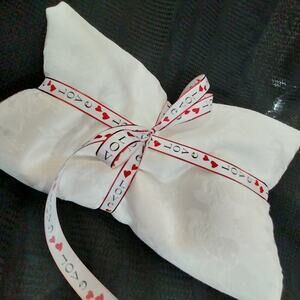 VINTAGE IVORY DAMASK FLORAL PATTERNED FULL SIZE TABLECLOTH, SATINY GORGEOUS!